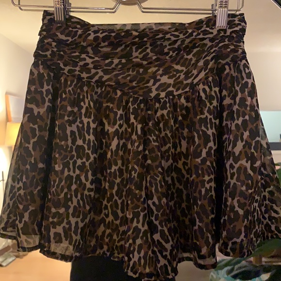 French Connection leopard shorts - Picture 2 of 2